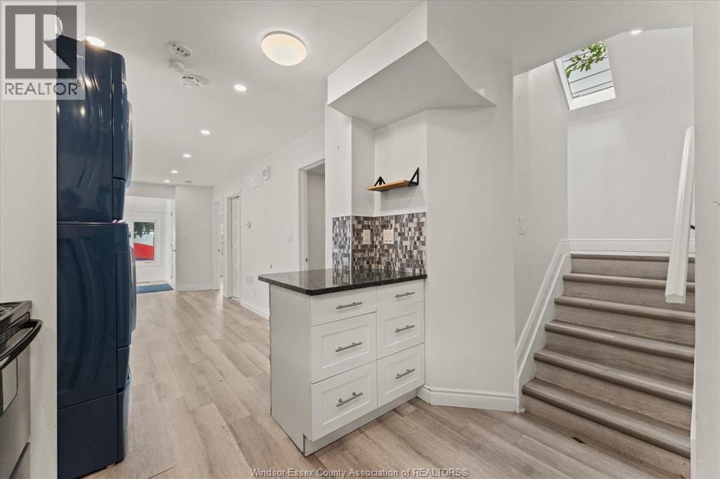 972 WELLINGTON AVENUE - 13