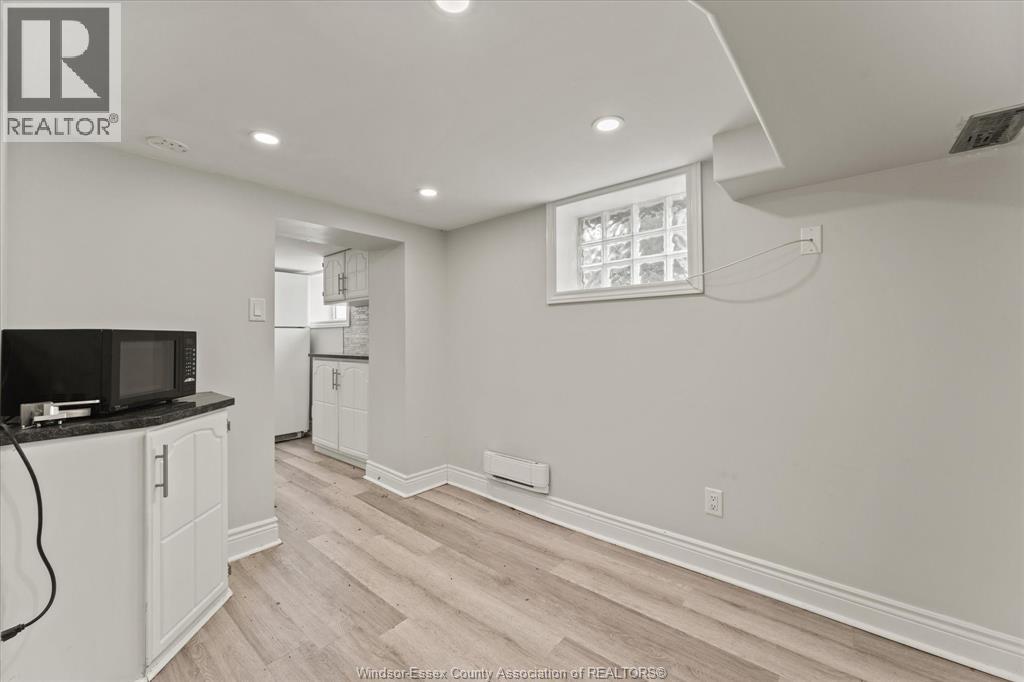 972 WELLINGTON AVENUE - 22
