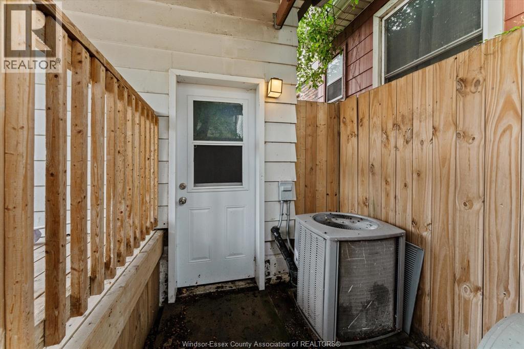 972 WELLINGTON AVENUE - 26