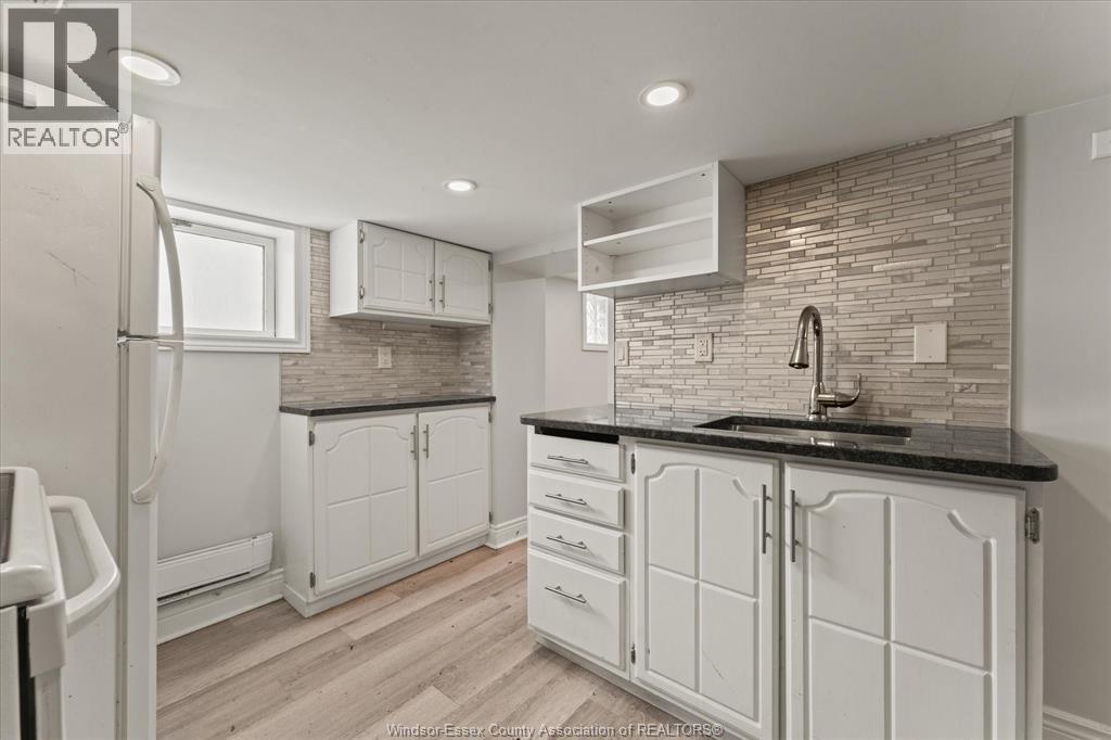 972 WELLINGTON AVENUE - 19