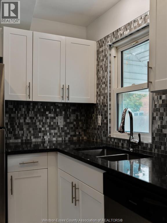 972 WELLINGTON AVENUE - 29