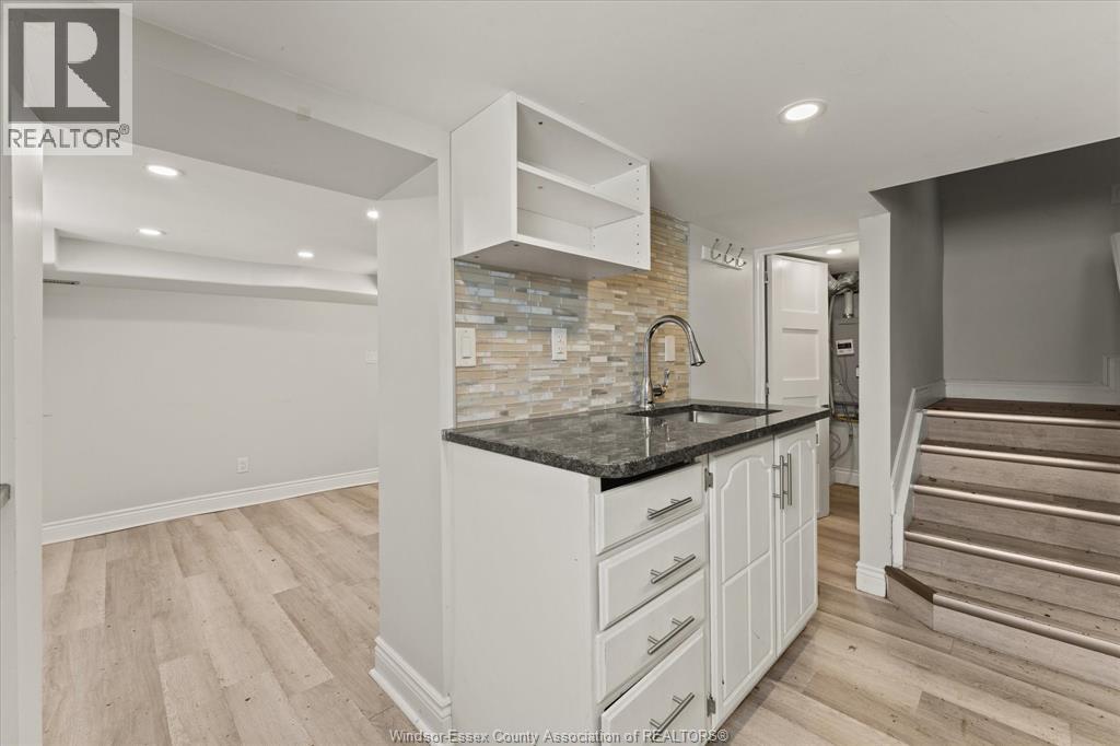 972 WELLINGTON AVENUE - 21