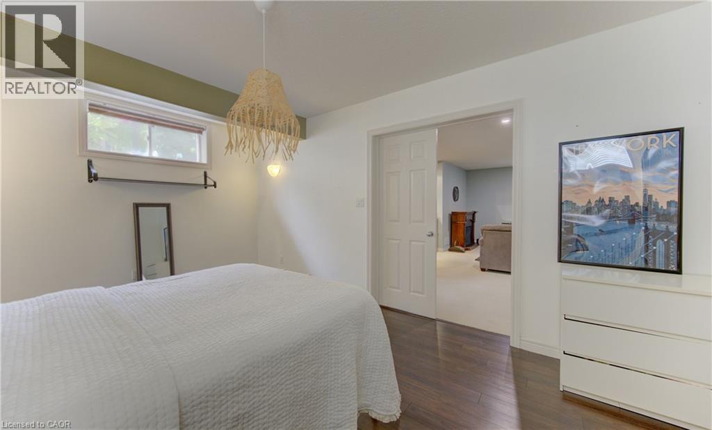 725 ZURICH Drive - 41