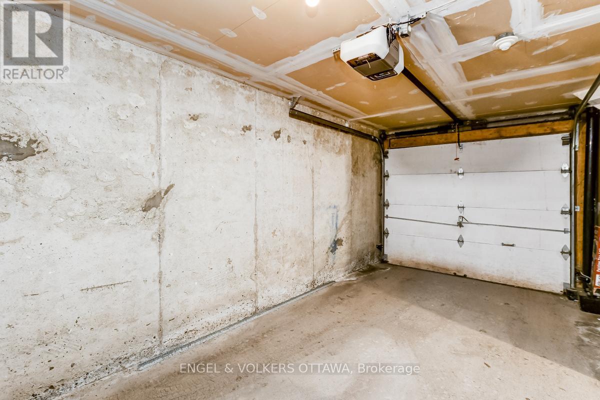3 Bed, 2 Bath House for Rent in Ottawa – 158 ROCHESTER STREET, Ottawa – MLS# X13436890 - Image 27
