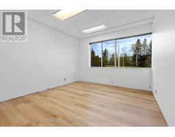 2490 Don Reid Drive, Ottawa, ON K1H1E1 Photo 16