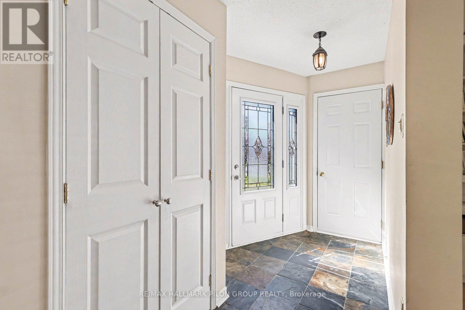 3 Bed, 3 Bath House for Sale in Ottawa – 6321 BEAUSEJOUR DRIVE, Ottawa – MLS# X13437216 - Image 11