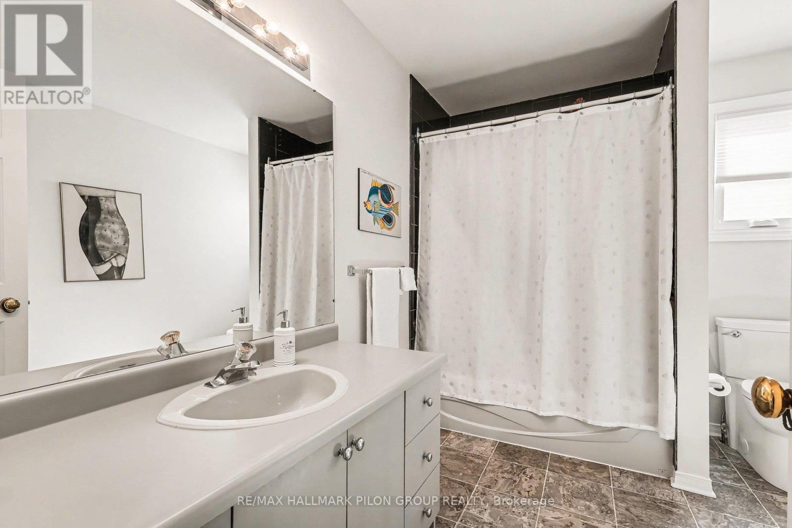 3 Bed, 3 Bath House for Sale in Ottawa – 6321 BEAUSEJOUR DRIVE, Ottawa – MLS# X13437216 - Image 17