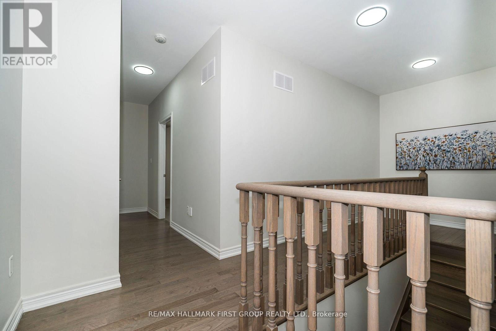 49 WALTER CLIFFORD NESBITT DRIVE - 17