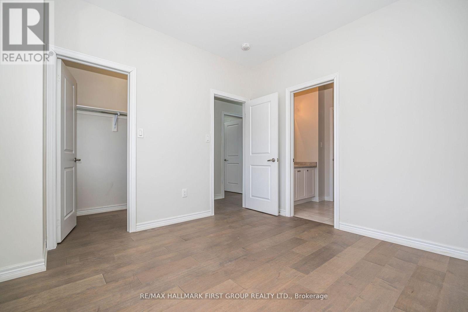 49 WALTER CLIFFORD NESBITT DRIVE - 30