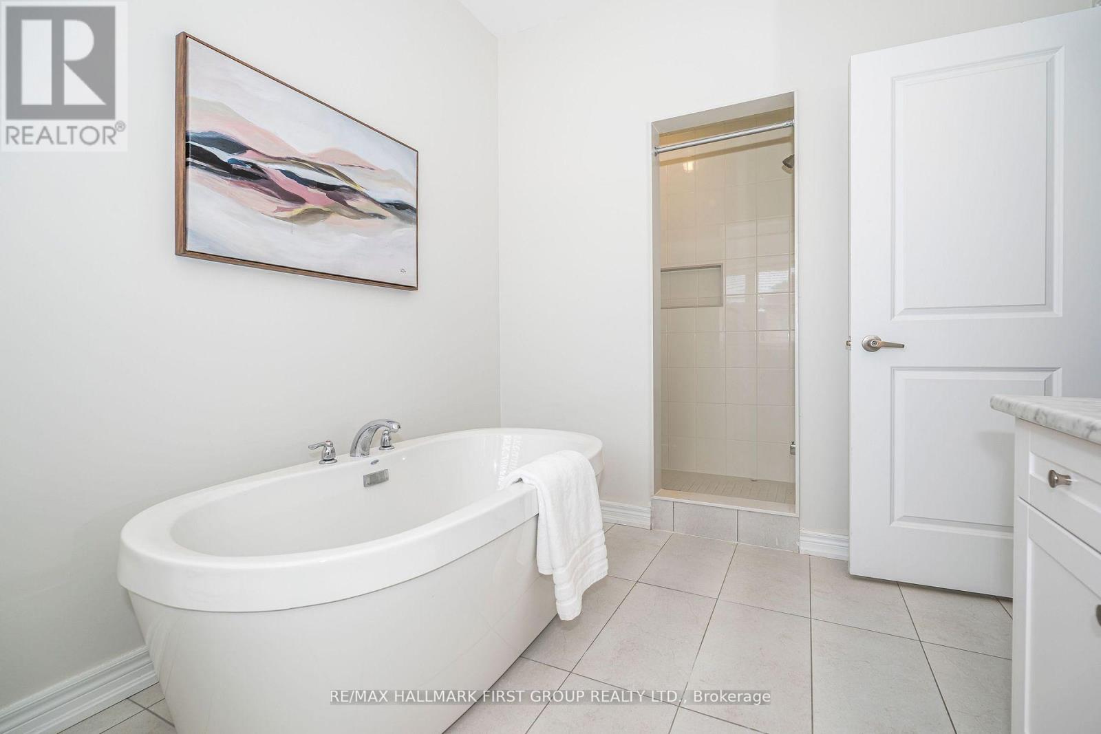 49 WALTER CLIFFORD NESBITT DRIVE - 23