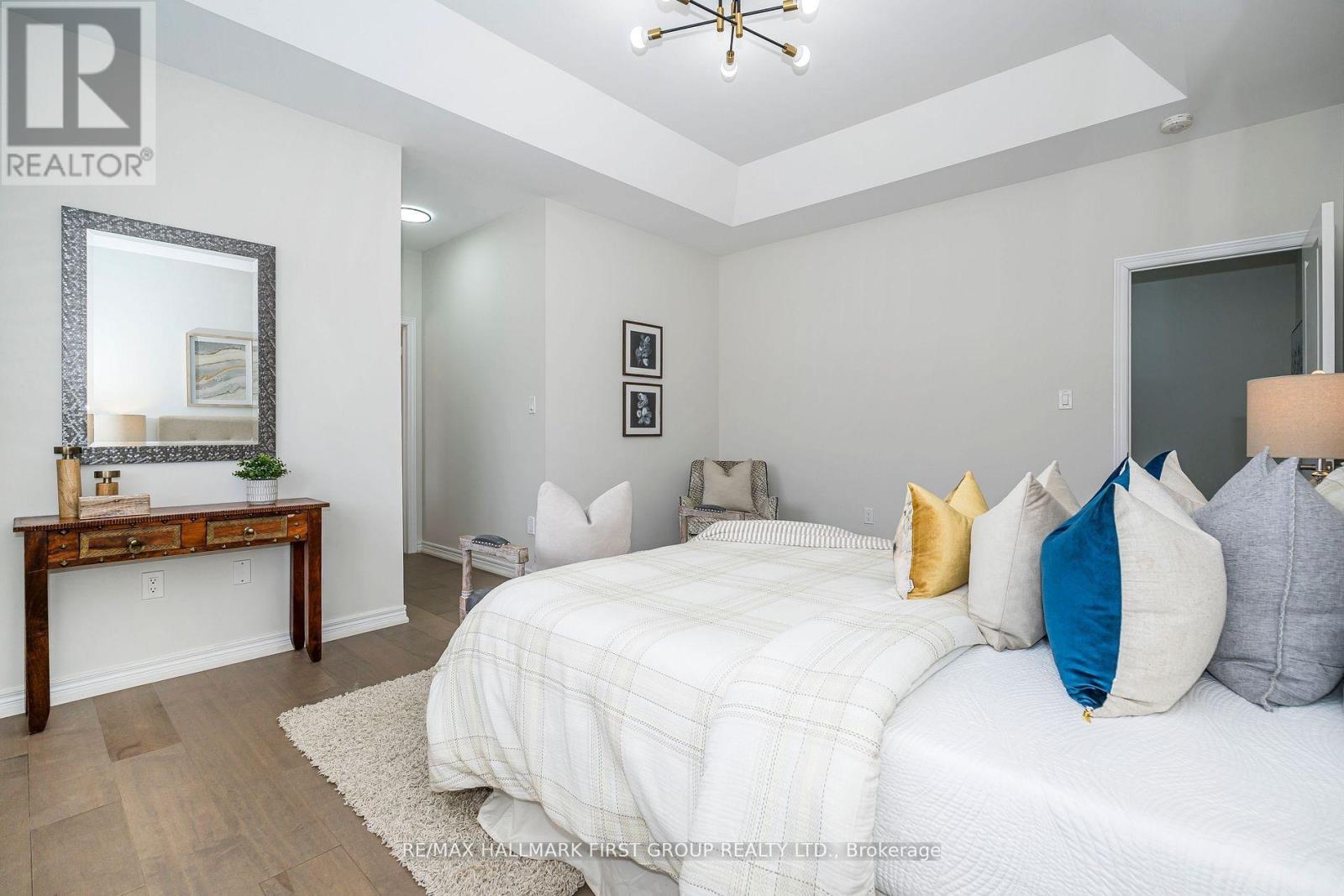 49 WALTER CLIFFORD NESBITT DRIVE - 21