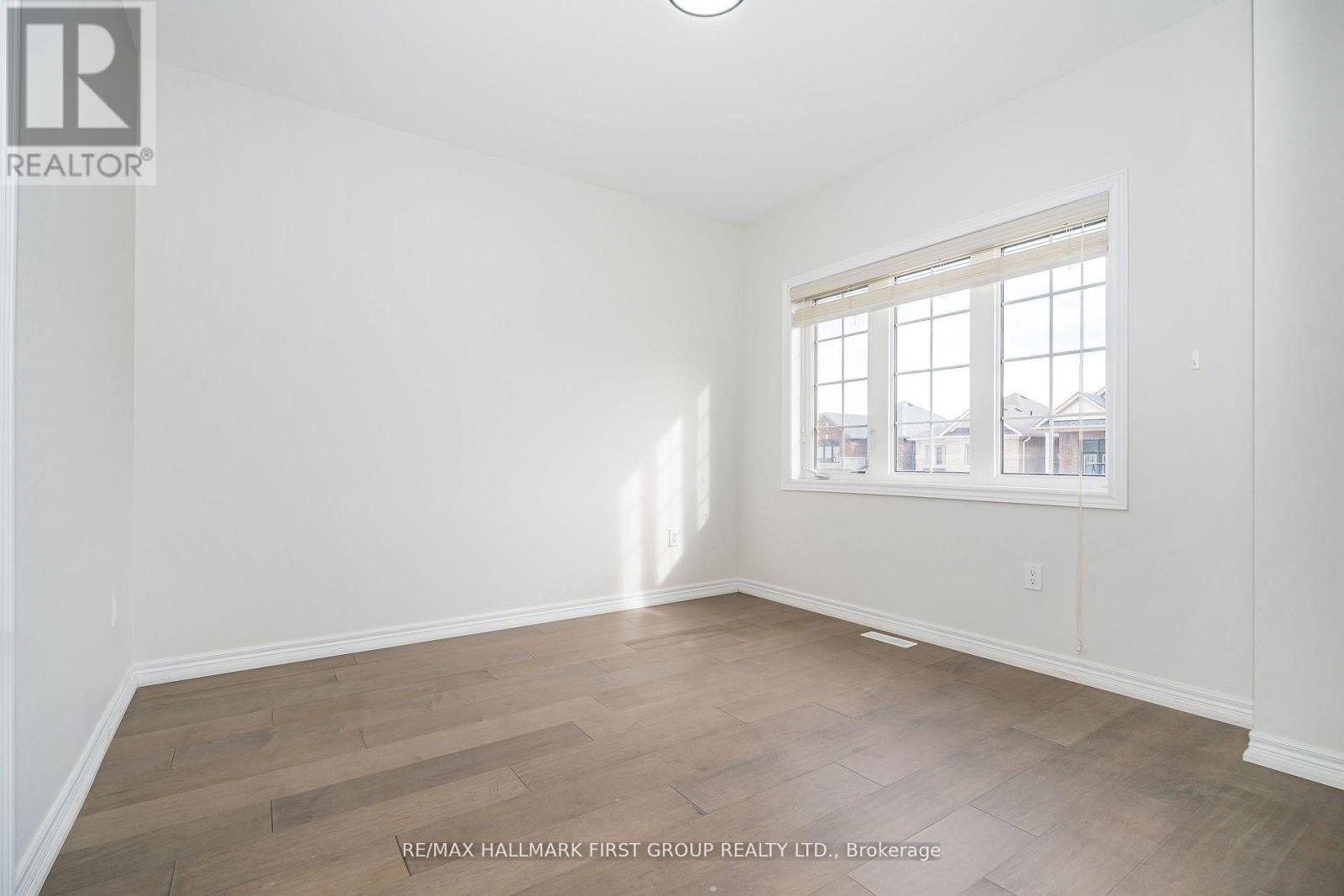 49 WALTER CLIFFORD NESBITT DRIVE - 27