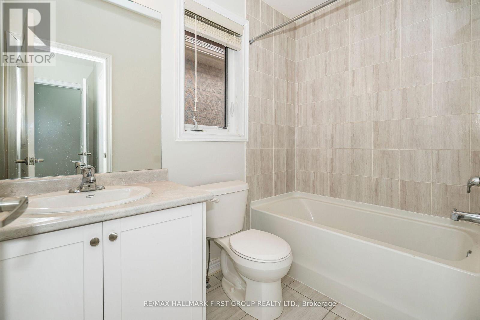 49 WALTER CLIFFORD NESBITT DRIVE - 29