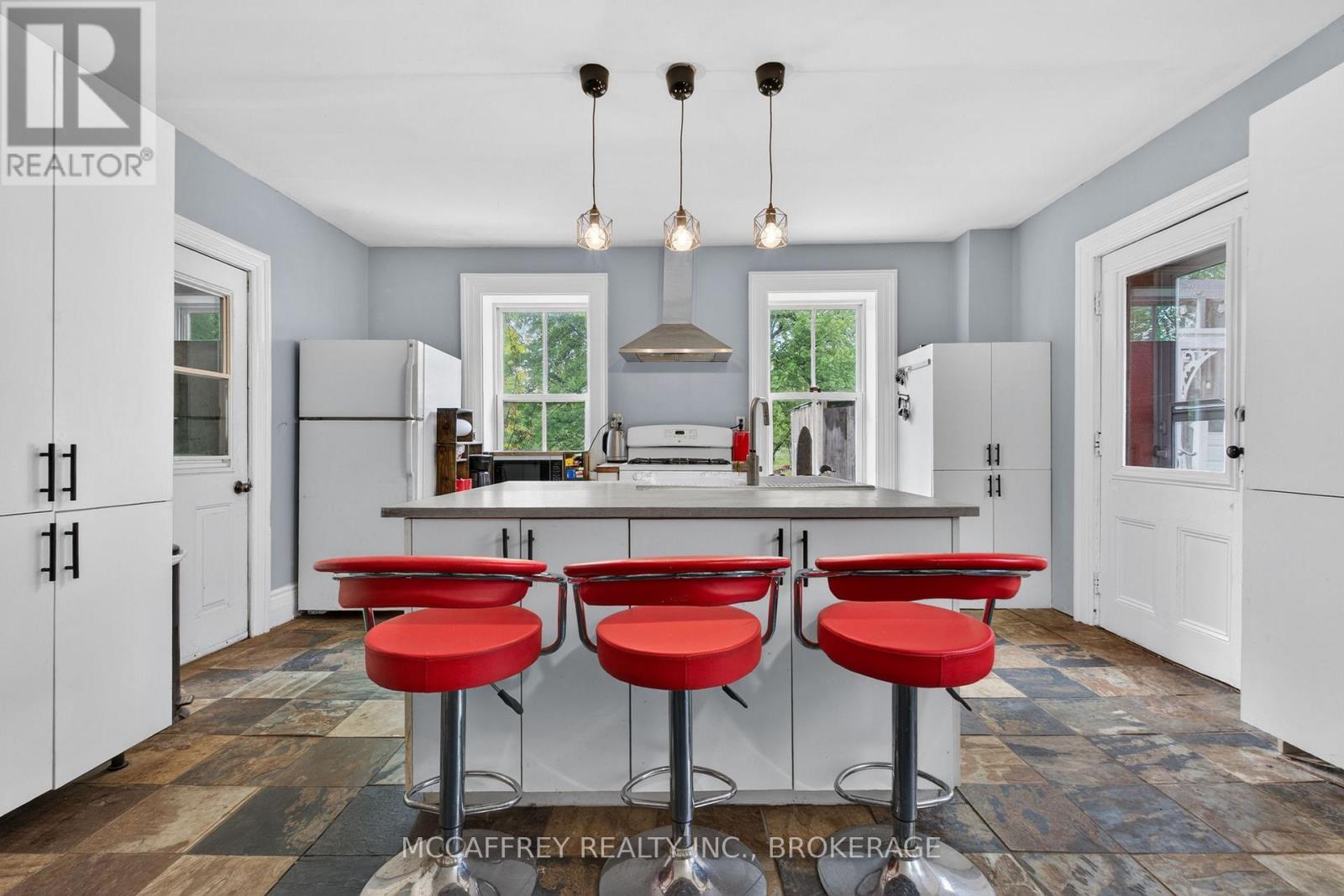 1817 GLEN SMAIL ROAD - 11