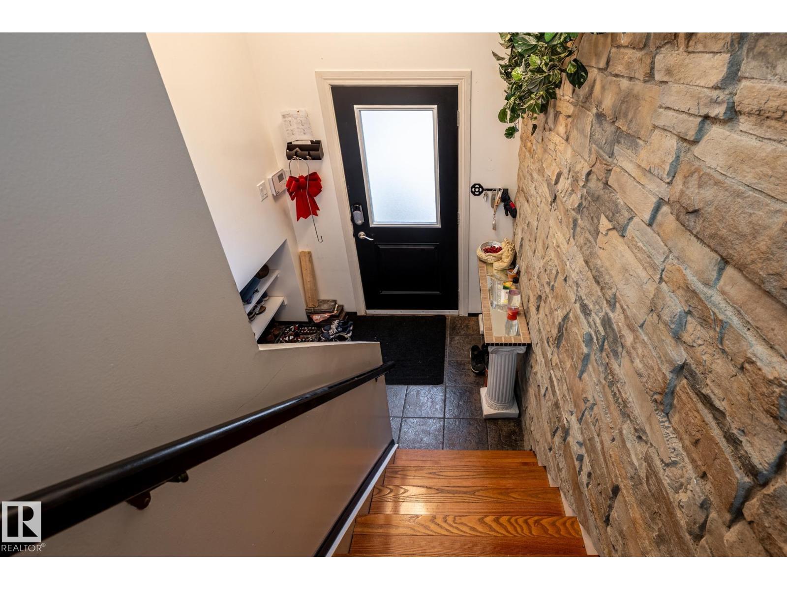 16312 119 ST NW - 5
