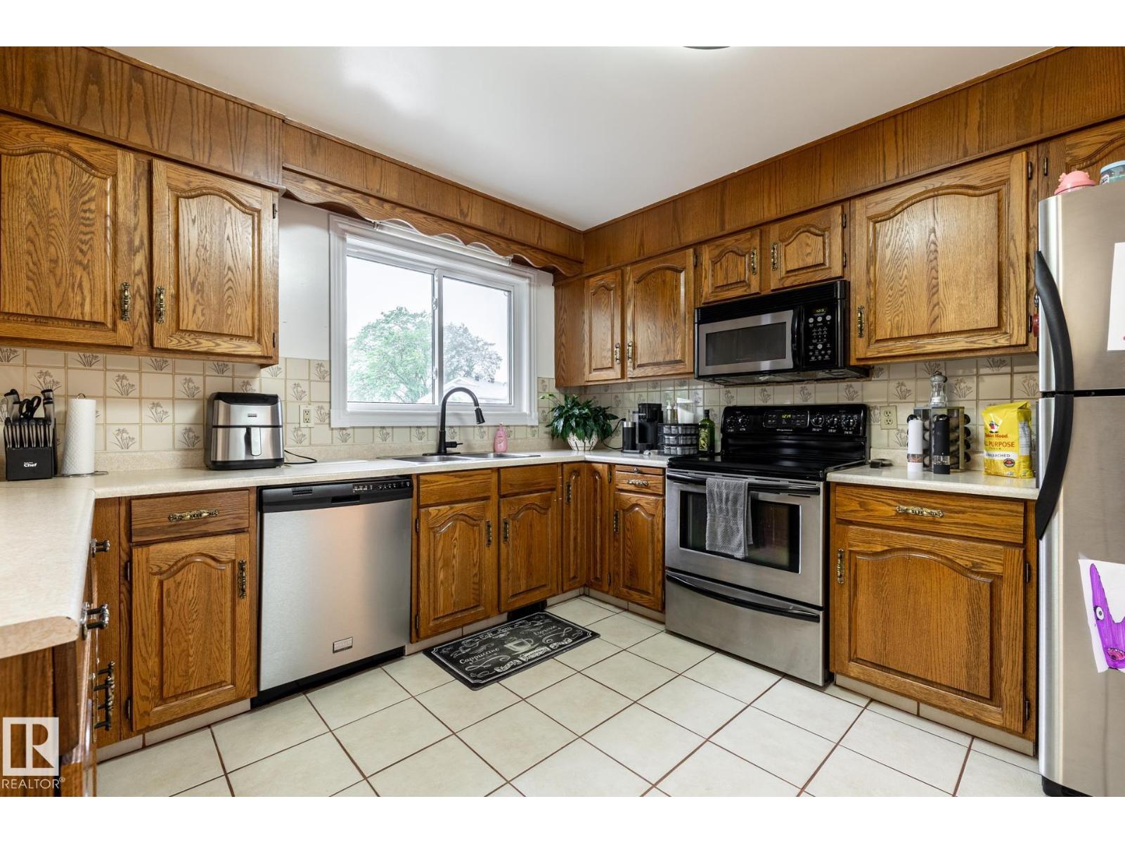 16312 119 ST NW - 18