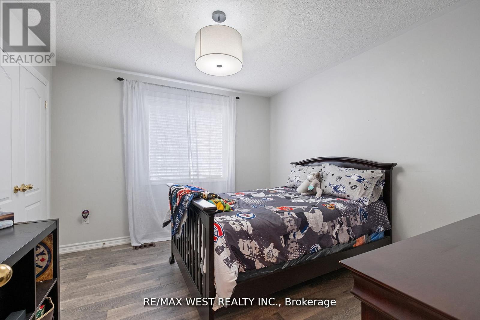31 BUXTON LANE - 27
