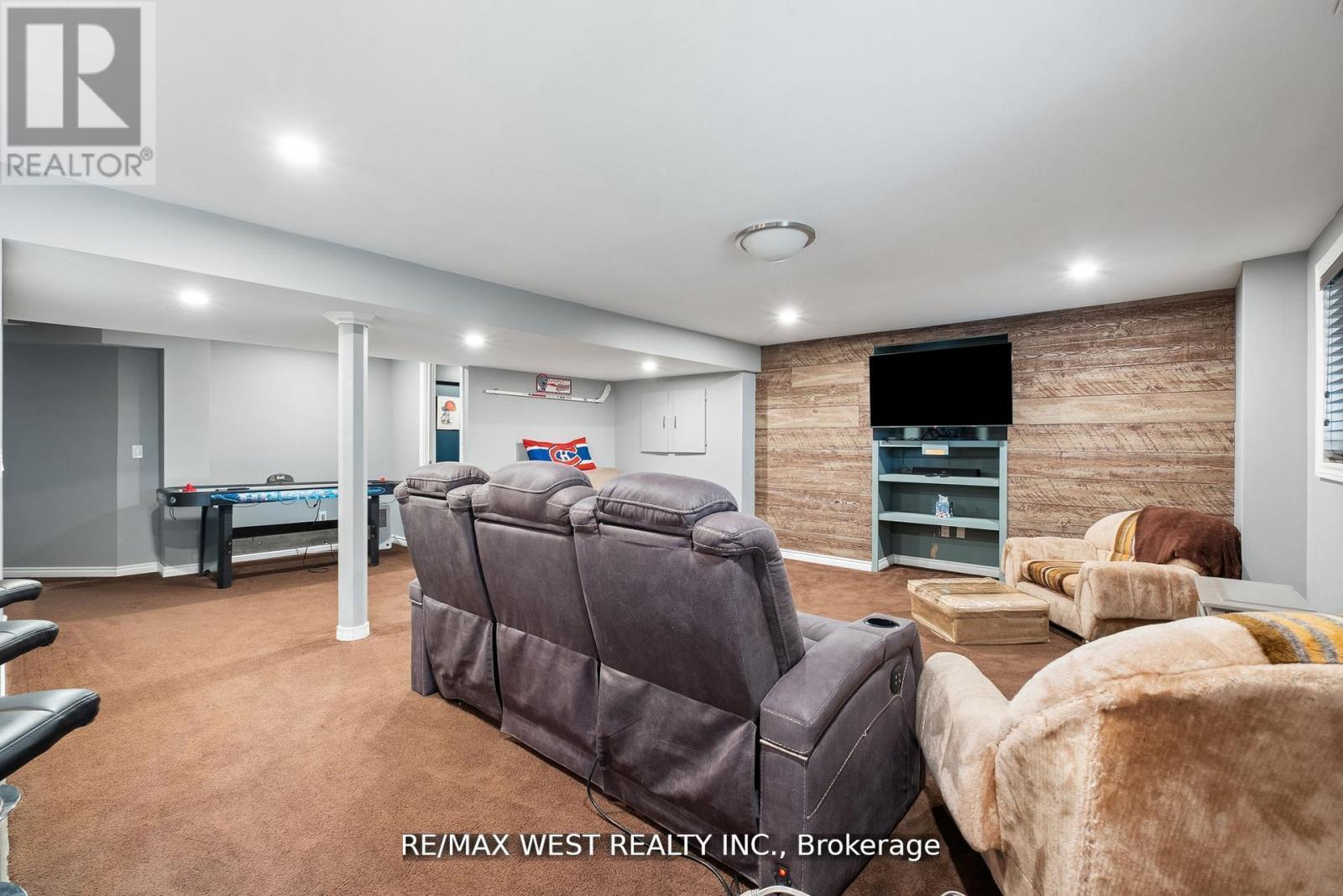 31 BUXTON LANE - 36