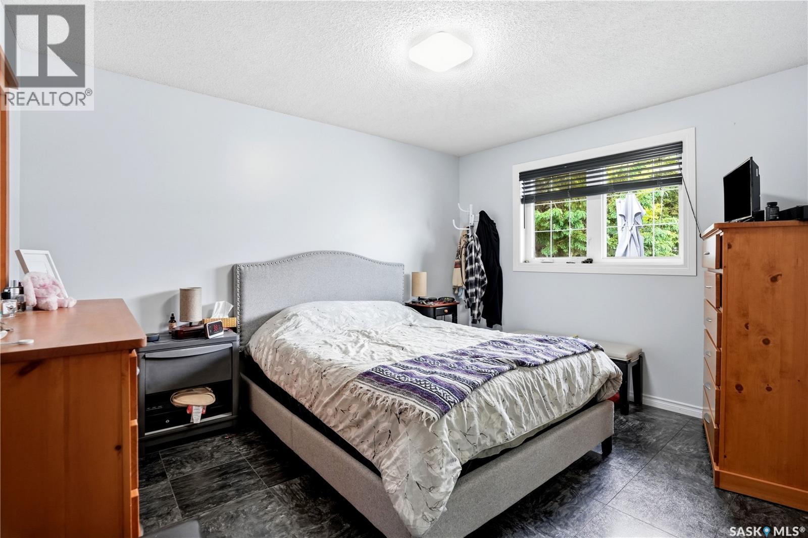 214 Westview DRIVE — photo 35