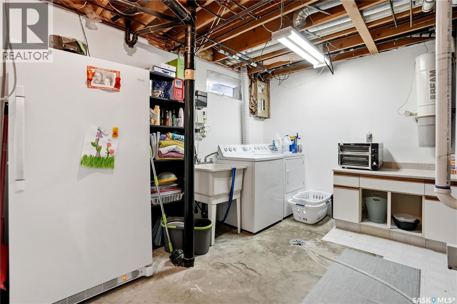 214 Westview DRIVE — photo 39
