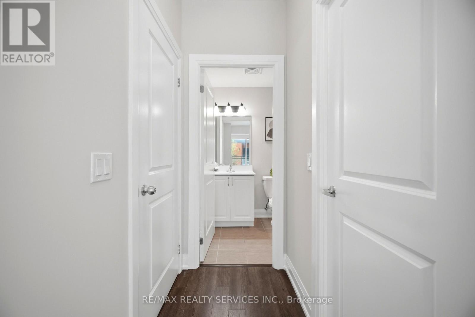 #302 26 COLES AVENUE - 28