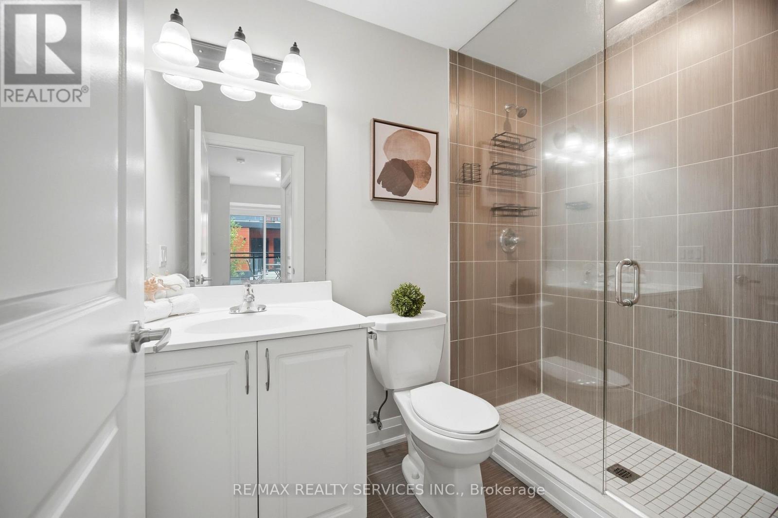 #302 26 COLES AVENUE - 29