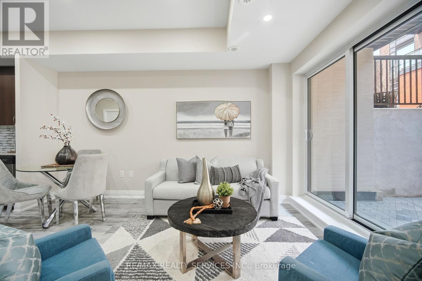 #302 26 COLES AVENUE - 8