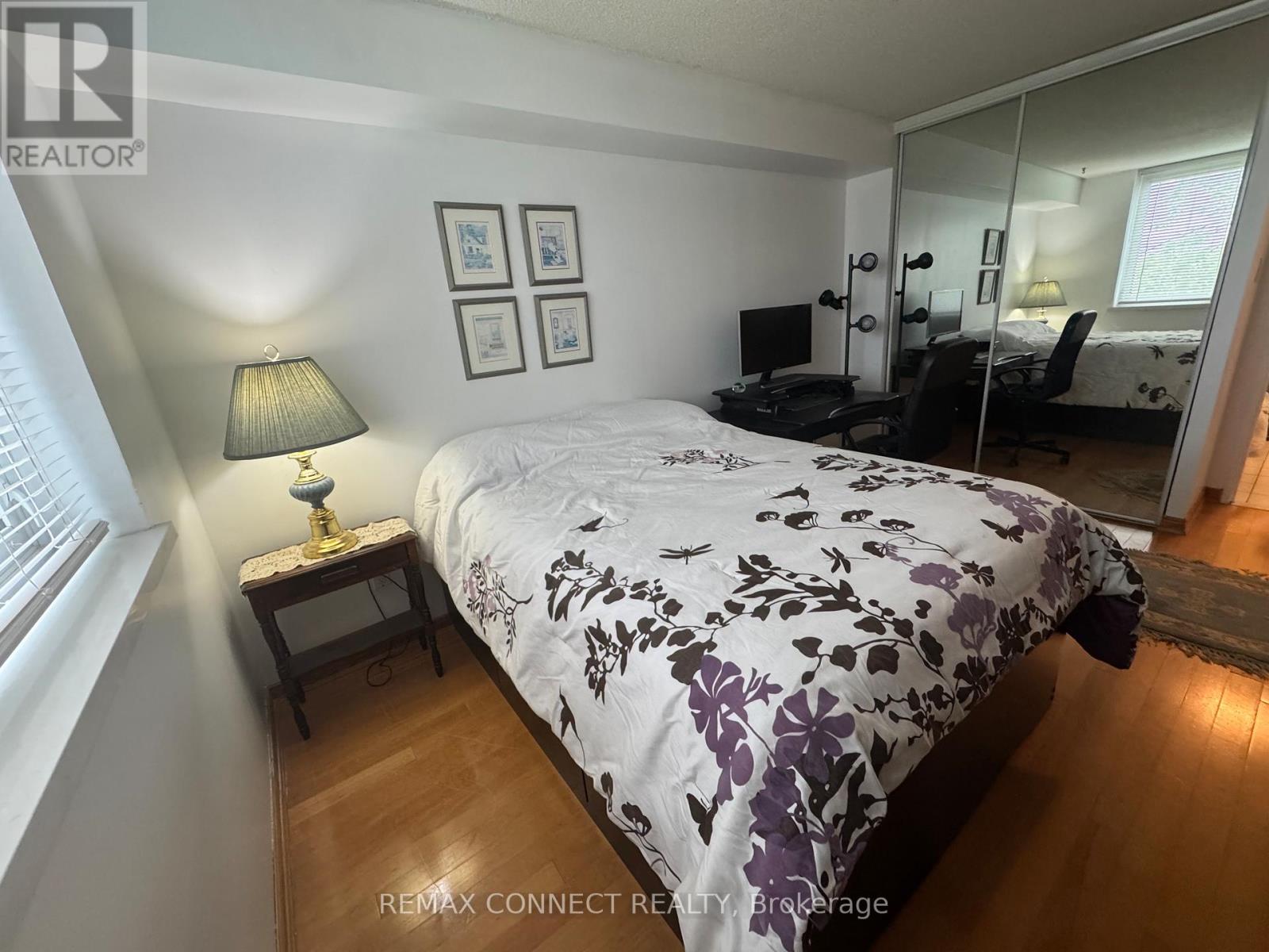 #428 326 MAJOR MACKENZIE DRIVE - 11