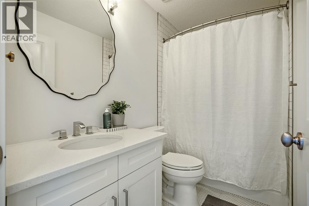 Well-Appointed Main Bathroom