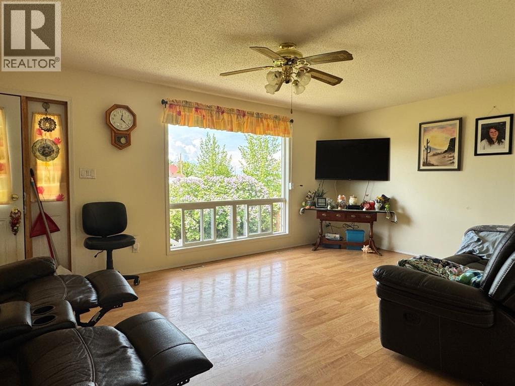 920 5 Avenue - 3