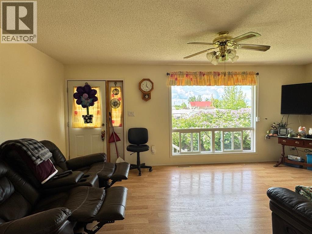 920 5 Avenue - 4
