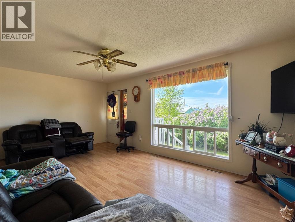 920 5 Avenue - 5