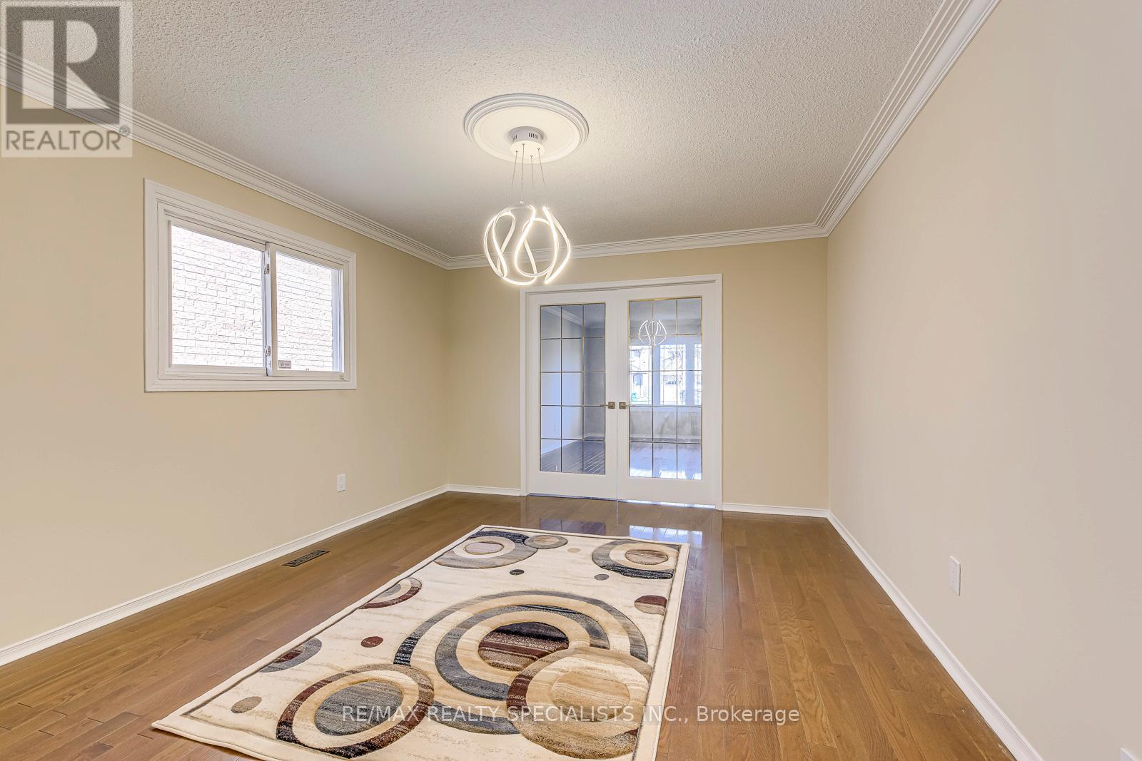 102 SUNFOREST DRIVE - 10