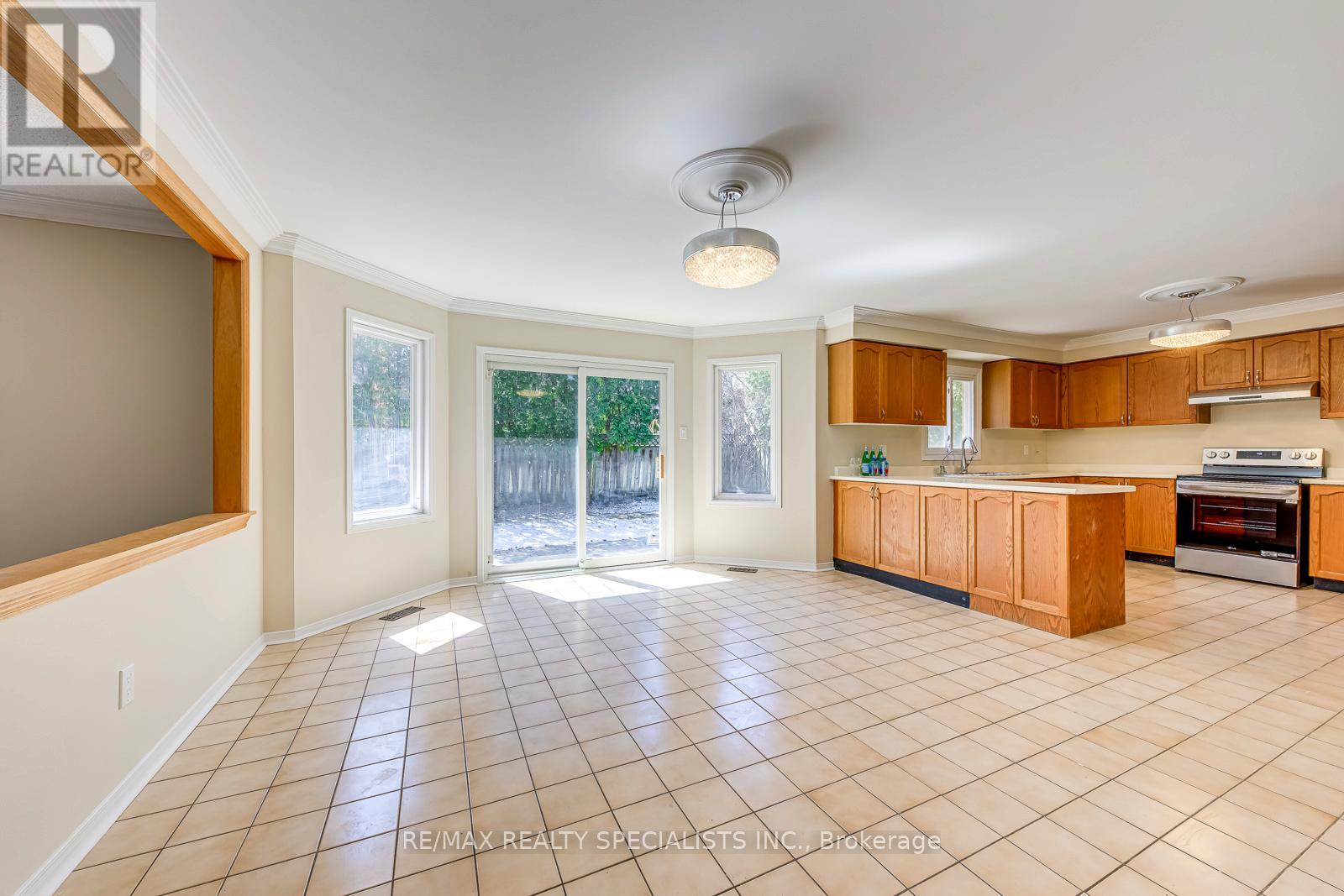 102 SUNFOREST DRIVE - 14