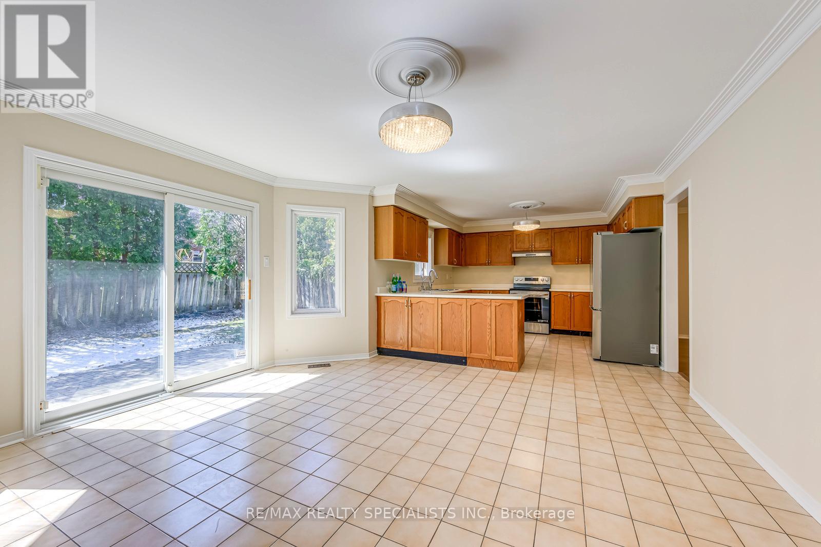 102 SUNFOREST DRIVE - 16