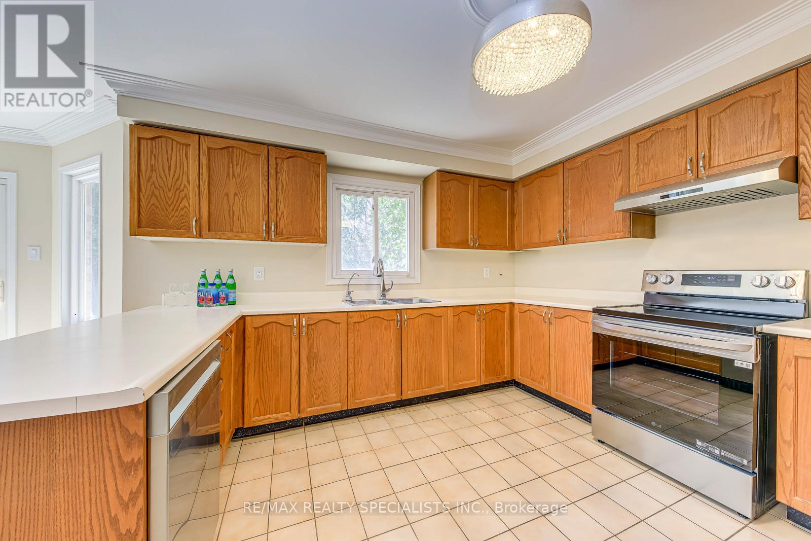 102 SUNFOREST DRIVE - 21