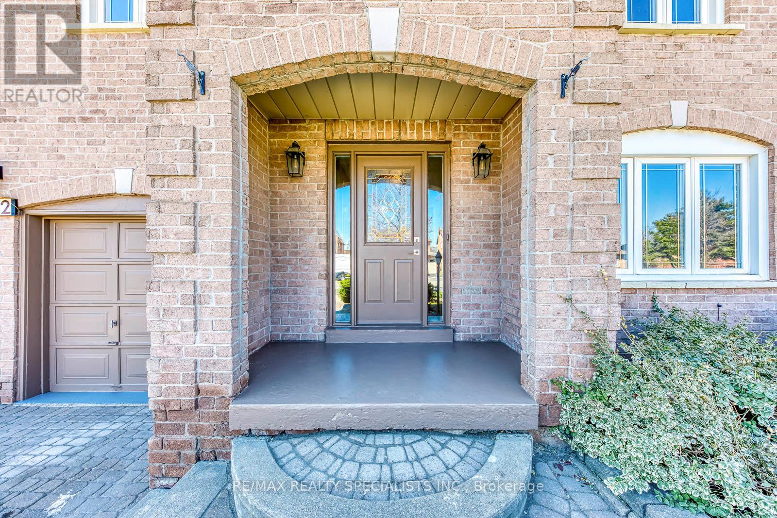 102 SUNFOREST DRIVE - 3