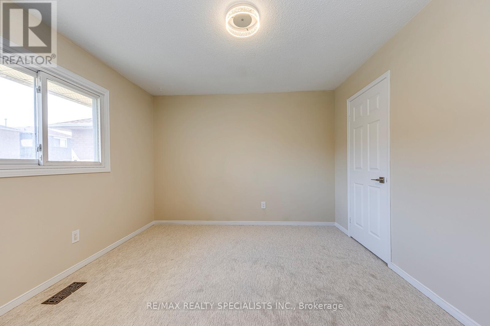 102 SUNFOREST DRIVE - 39
