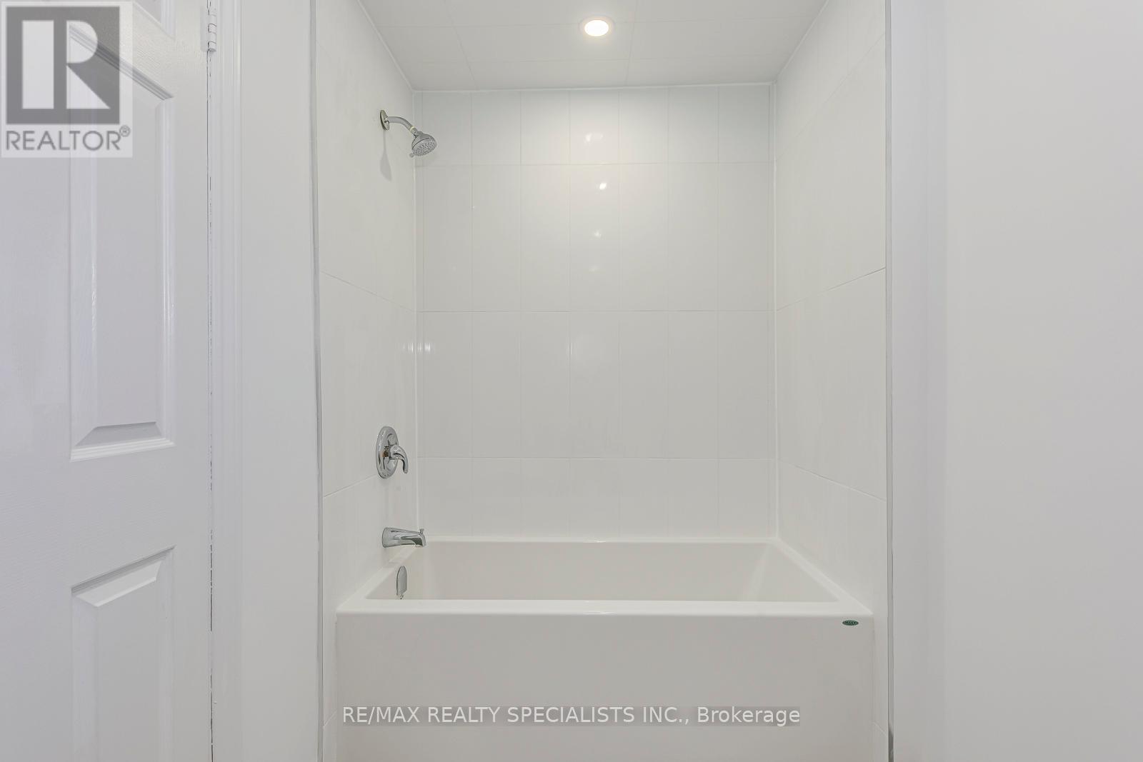 102 SUNFOREST DRIVE - 41