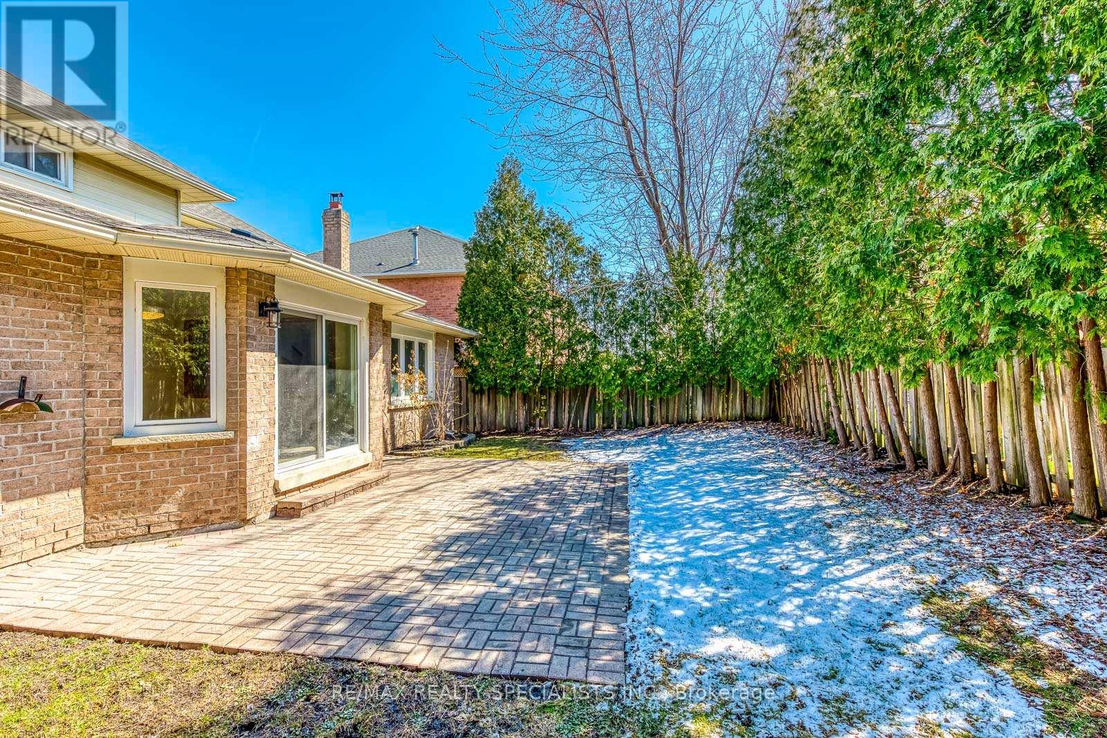 102 SUNFOREST DRIVE - 42