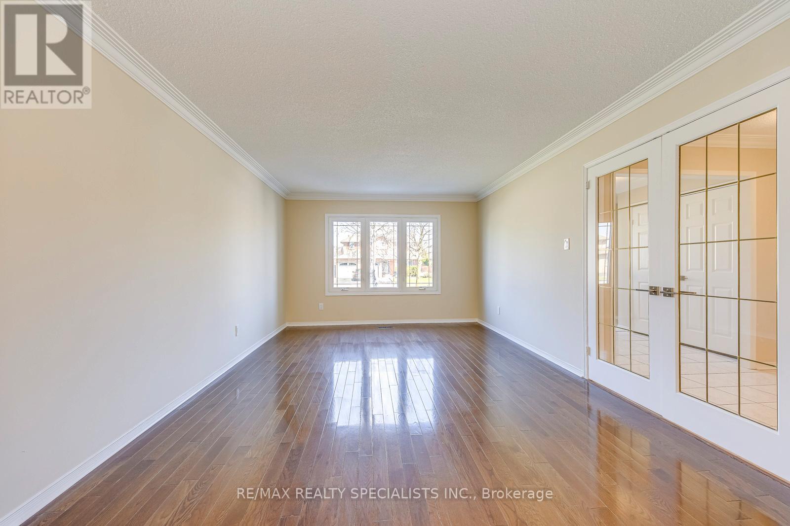 102 SUNFOREST DRIVE - 7