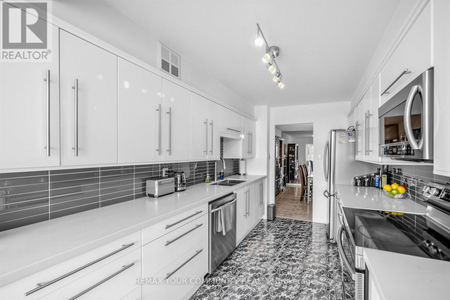 #1804 1300 ISLINGTON AVENUE - Image 12
