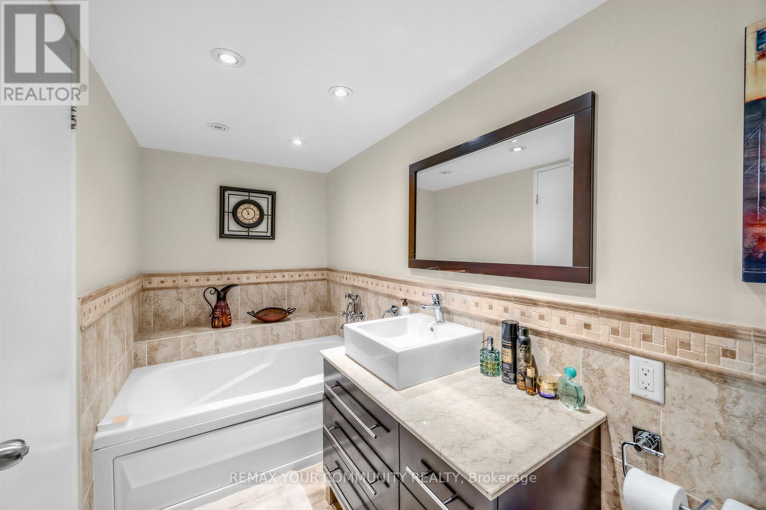 #1804 1300 ISLINGTON AVENUE - Image 20