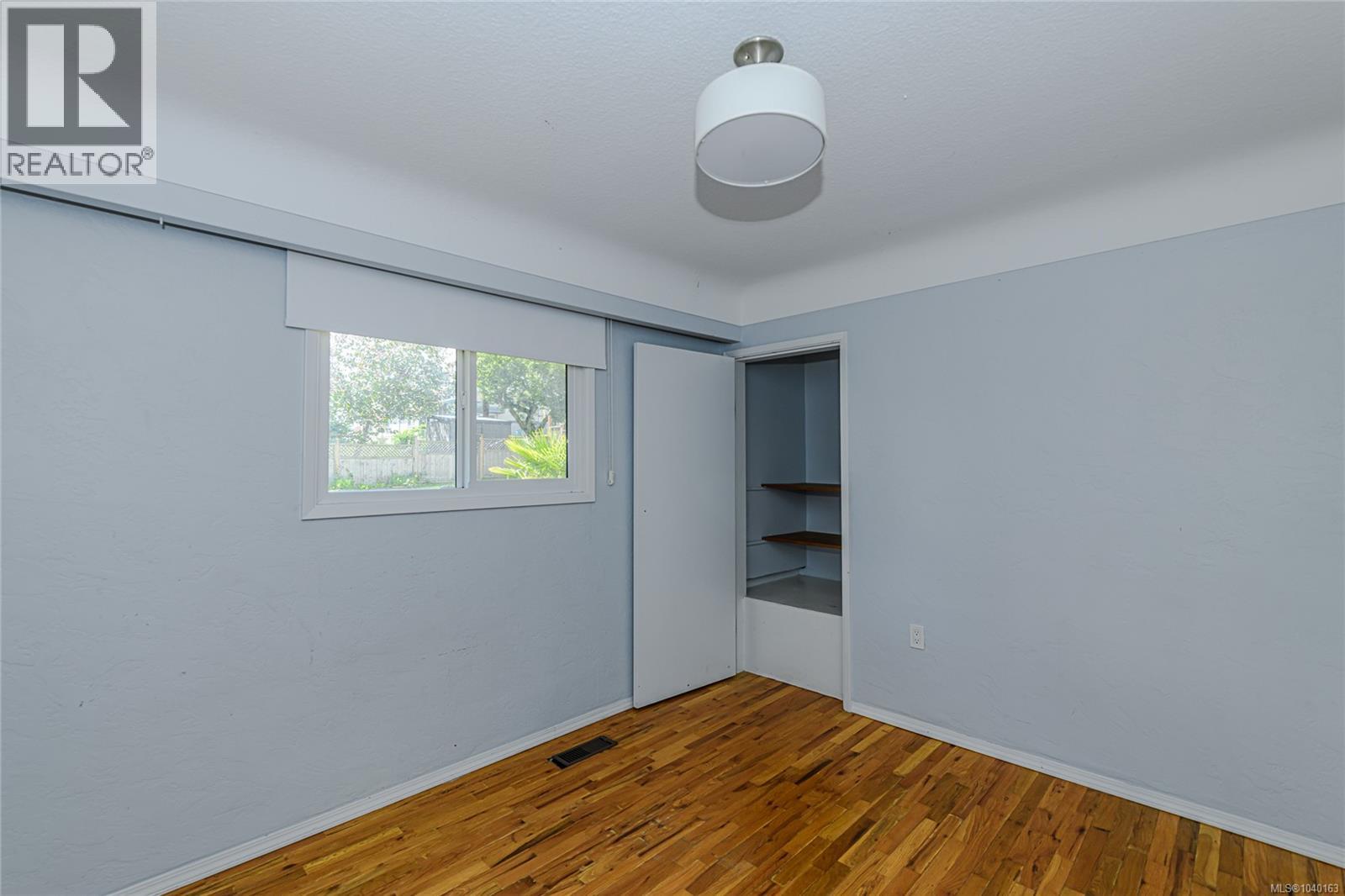 585 Baker St - 17