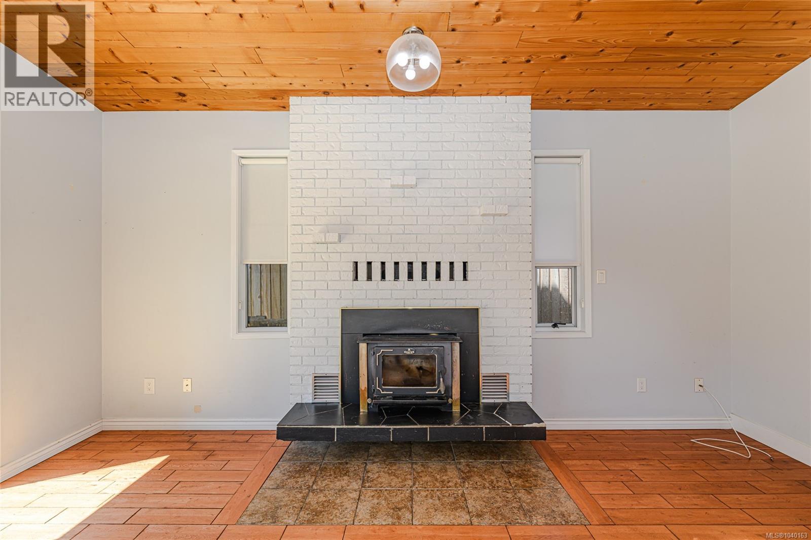 585 Baker St - 8