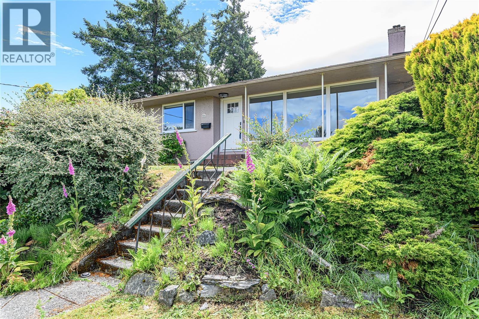 585 Baker St - 32