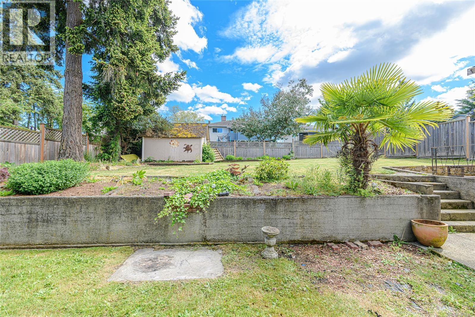 585 Baker St - 35