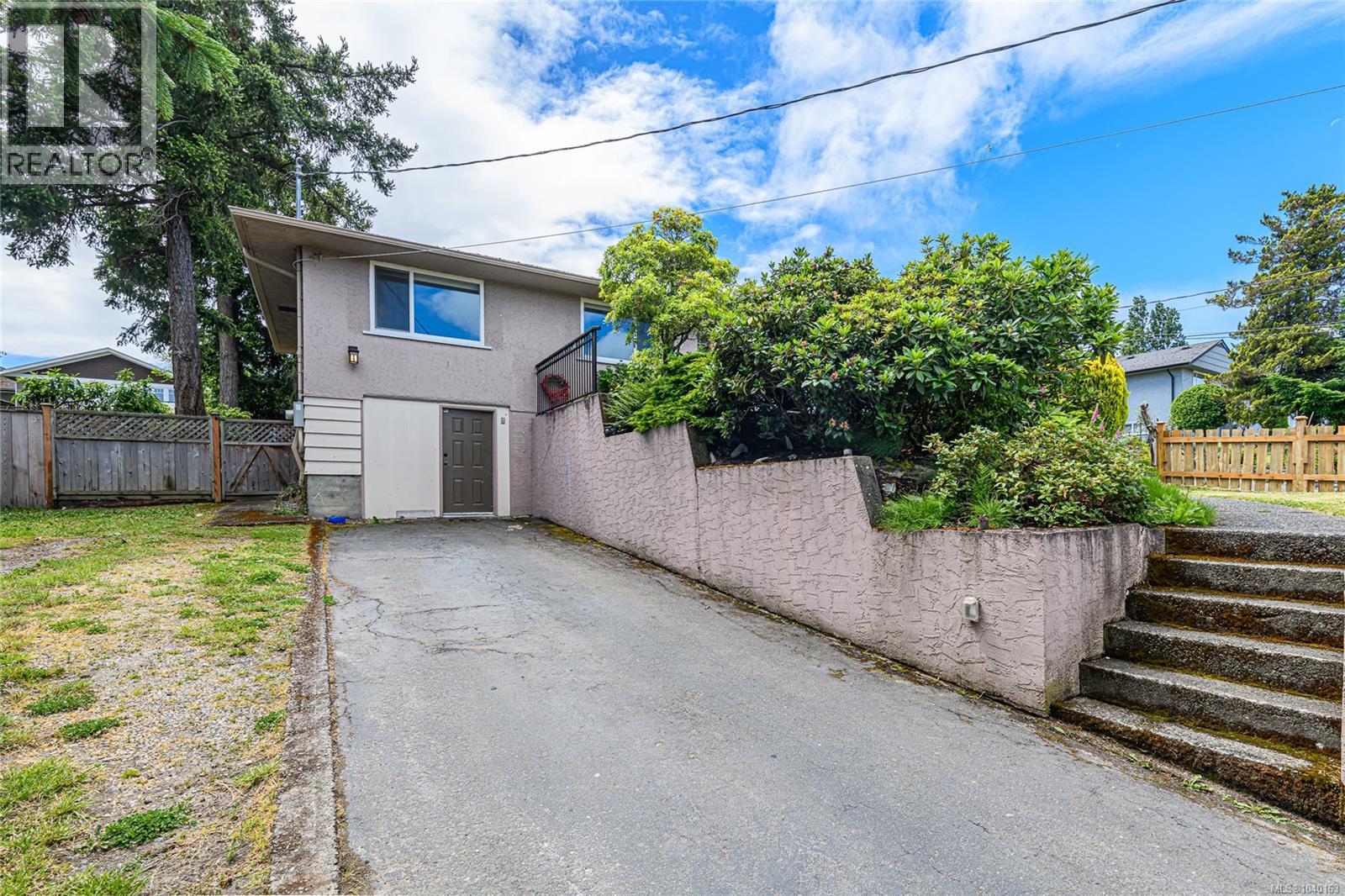 585 Baker St - 34