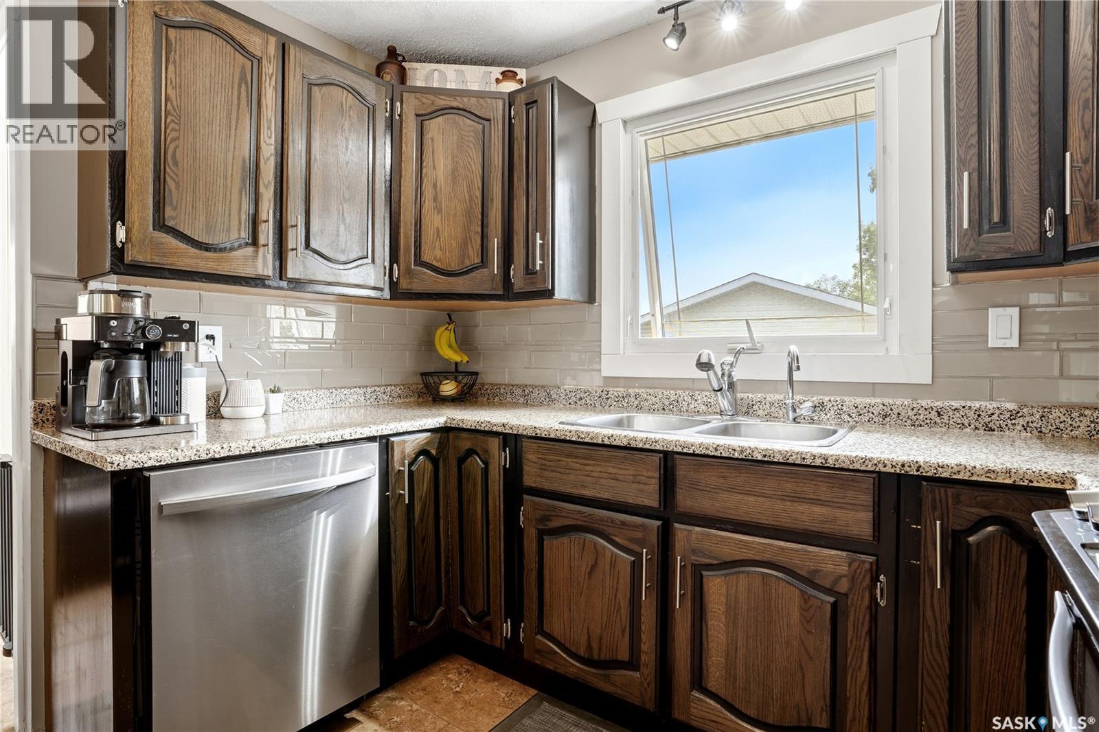55 Kennedy CRESCENT — photo 10