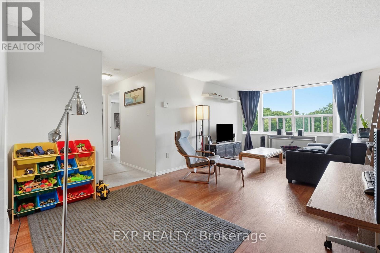 #1012 55 GREEN VALLEY DRIVE - 11
